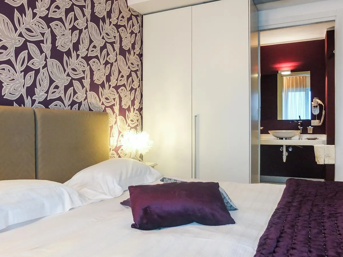Spluga Sosta & Hotel Dubino 4*,